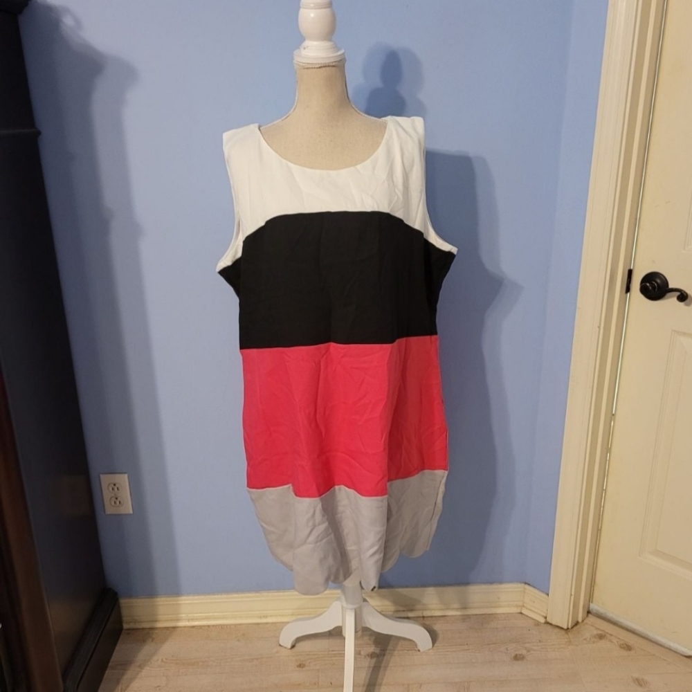 Perfectly Priscilla 1x Womens Dress